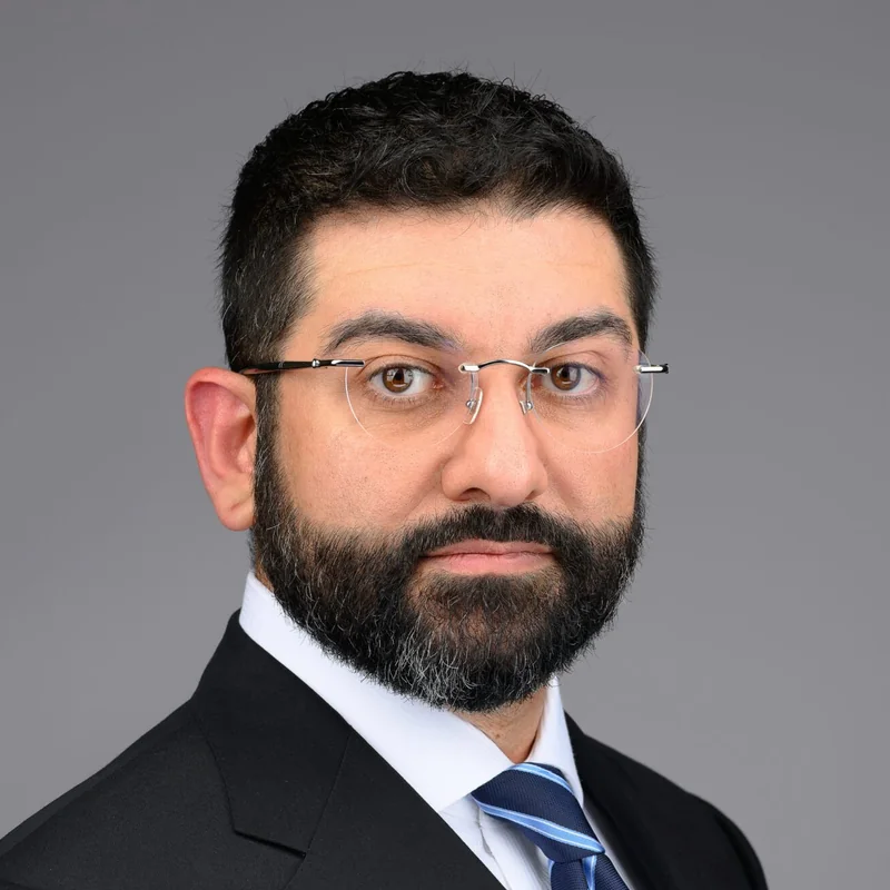 Headshot of Victor Grigorians